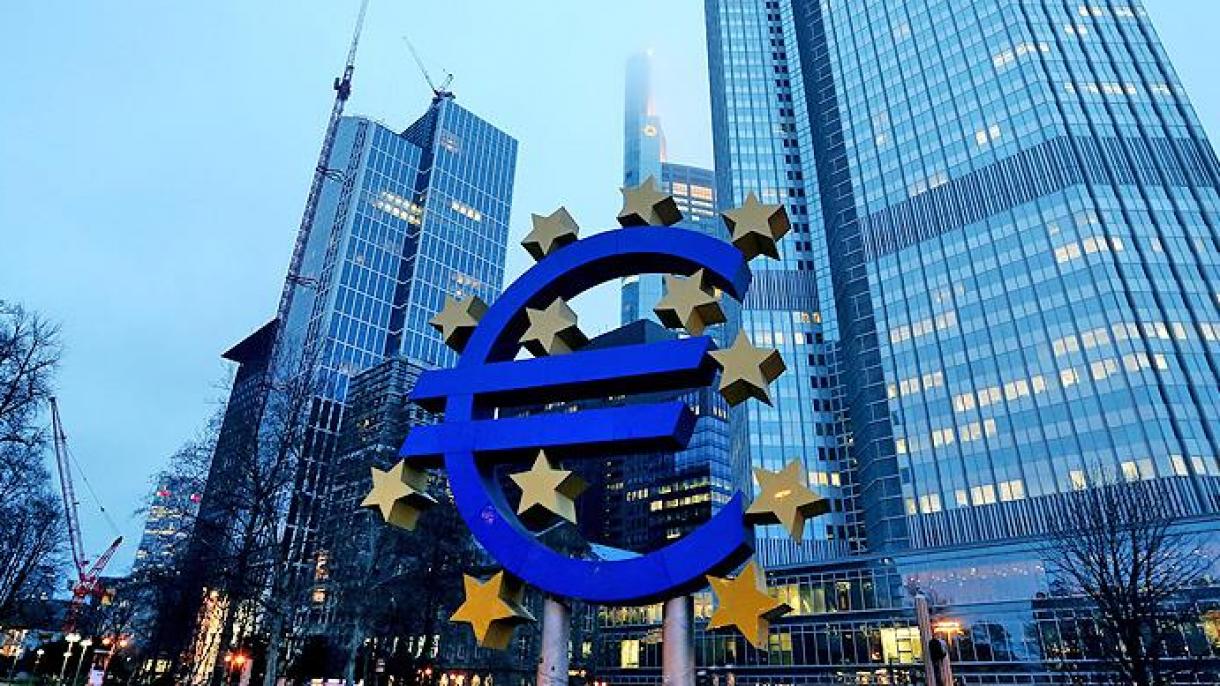 Во претстојните 12 месеци може да се распадне еврозоната
