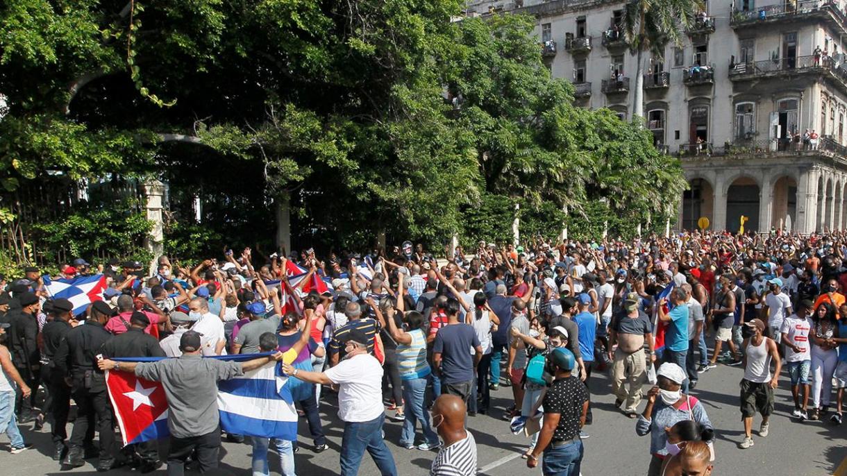 کیوبا میں عوام سڑکوں پر ،کمیونسٹ حکومت کے خلاف مظاہرے