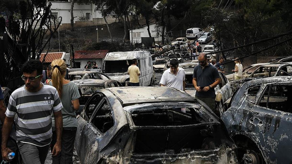 Suman 91 los muertos por los devastadores incendios en Grecia