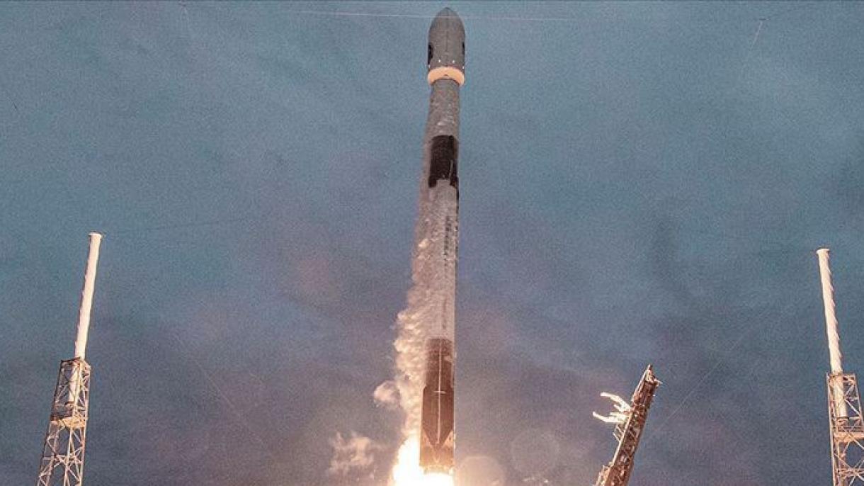 SpaceX lança 60 satélites para fornecer serviços de Internet mais amplos