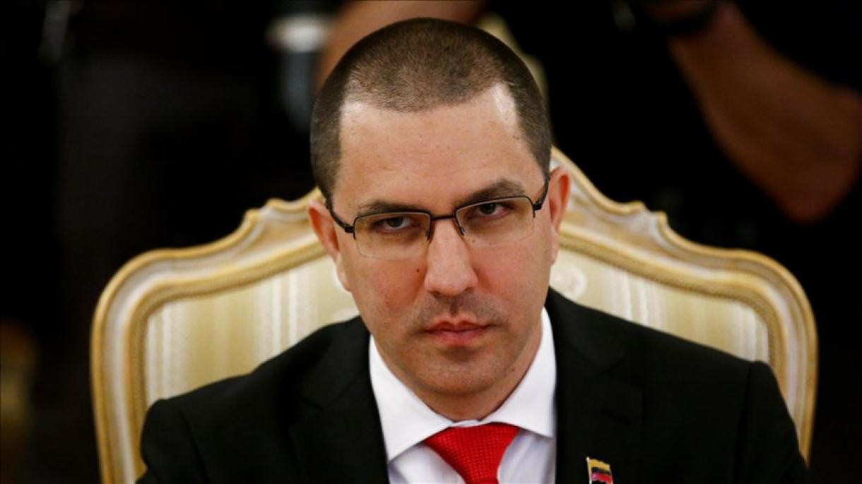 Venezuela expulsa pessoal diplomático de El Salvador em Caracas