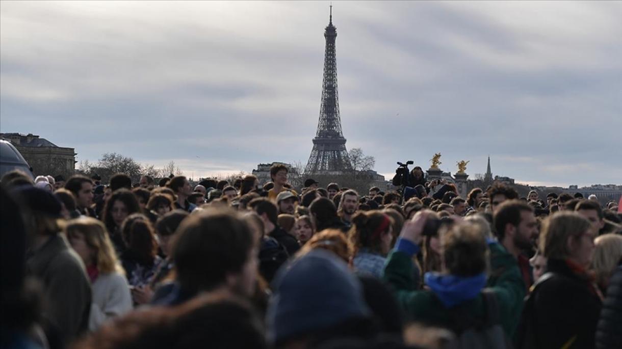 Idősgondozók tüntetnek Franciaországban
