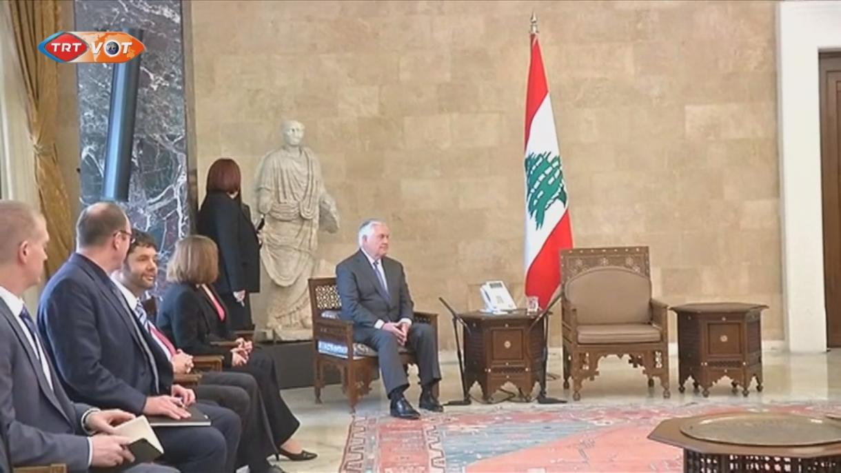 Tillerson espera solitário o presidente libanês durante minutos