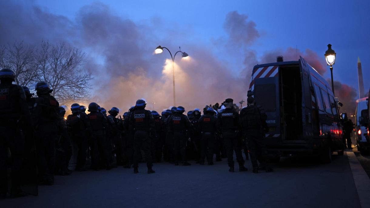 فرانس، ریٹائرمنٹ قانون میں ترمیم کے برخلاف احتجاجی مظاہروں میں تیزی
