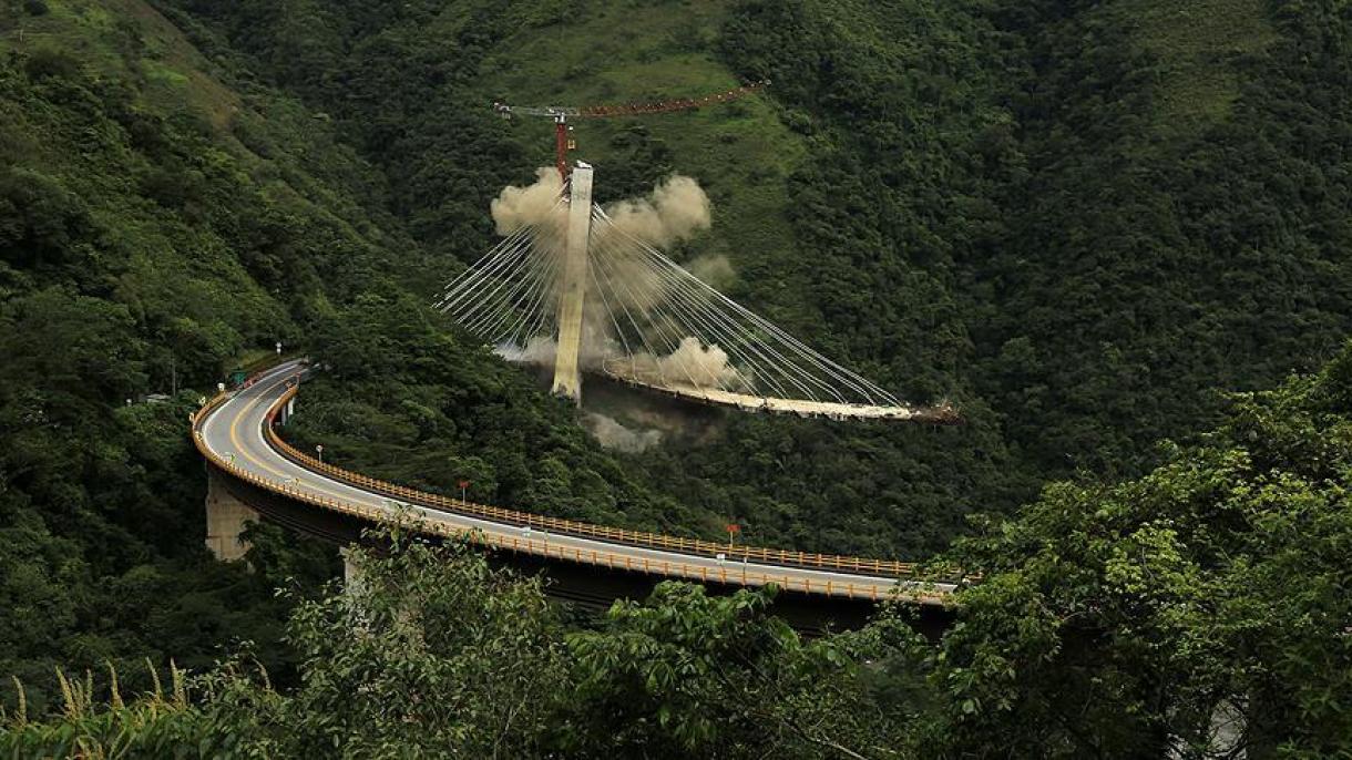 Constructora confirma demolición de restos de viaducto desplomado en Colombia