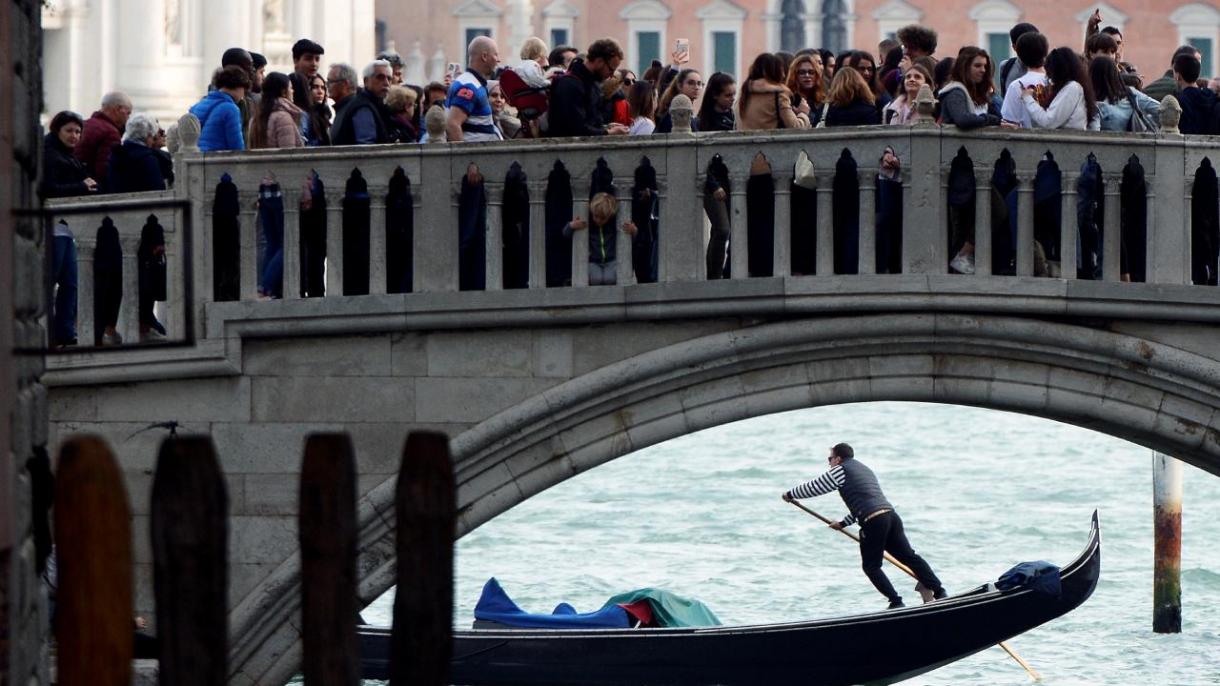 意大利威尼斯计划每天向游客收取5欧元