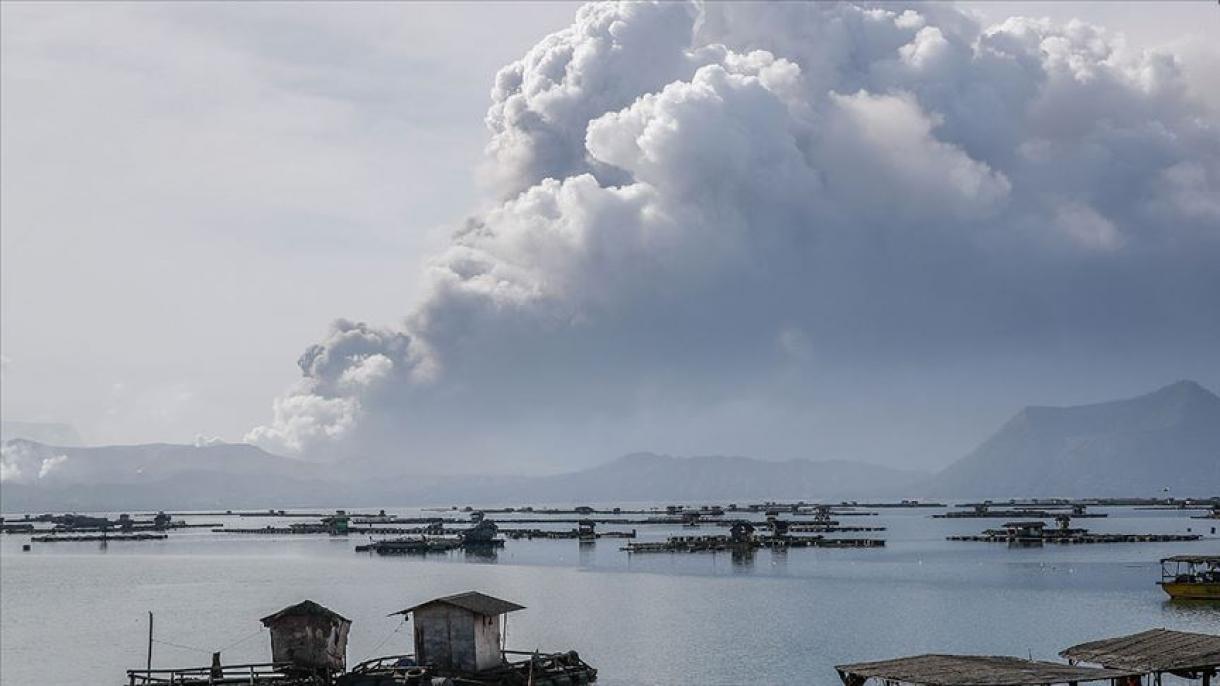 La erupción del volcán Taal obliga a evacuar a 8.000 personas en Filipinas