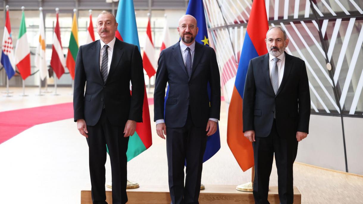 Aliyev s-a întâlnit cu Pashinyan la Bruxelles