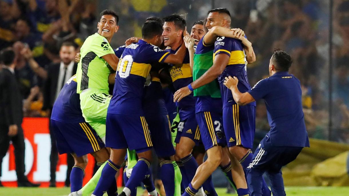 Boca Juniors se despede da Bombonera com empate e apoio dos