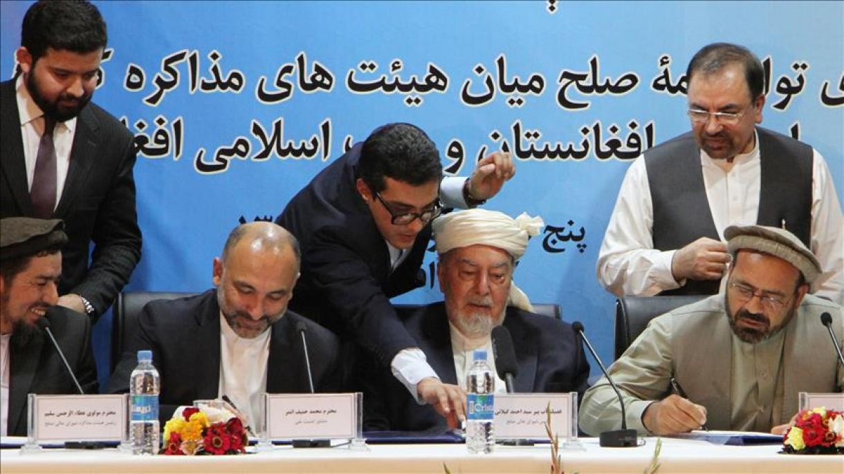 توافقنامه صلح میان رئيس جمهور افغانستان و گلبدین حکمتیار رهبر حزب اسلامی امضا شد