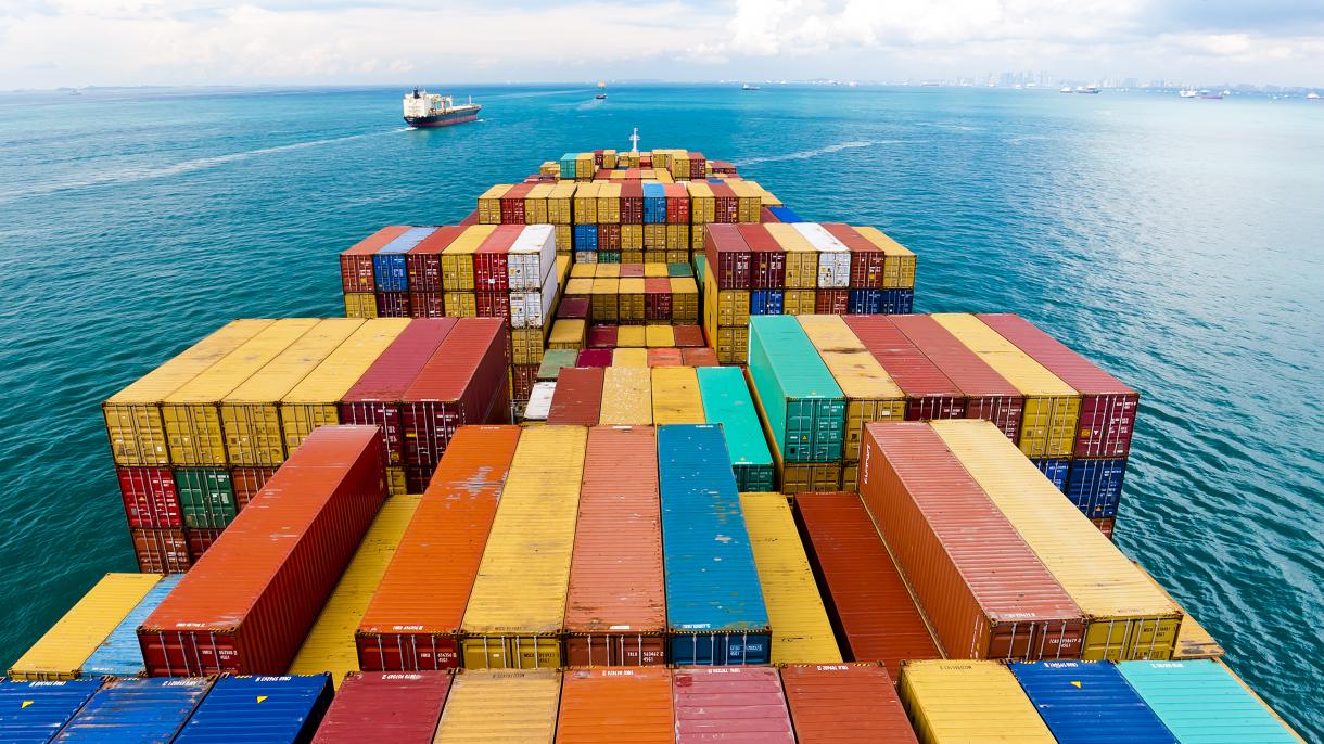 装载中国货物的40个集装箱在悉尼落水