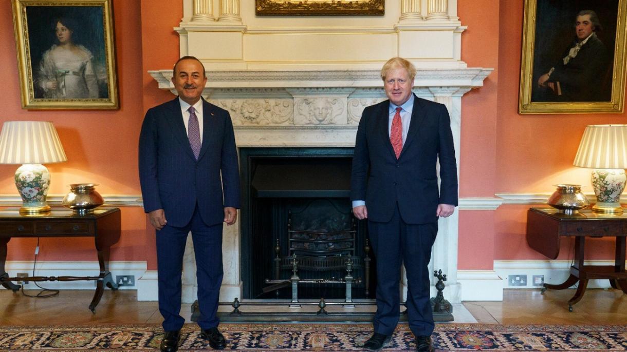 وزیر امور خارجه تورکیه با نخست وزیر انگلستان ملاقات کرد
