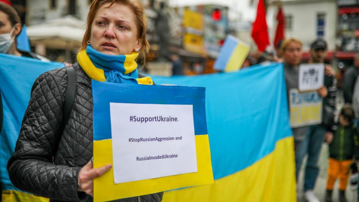 تظاهرات اوکراینی‌های مقیم آمریکا علیه روسیه در مقابل کاخ سفید