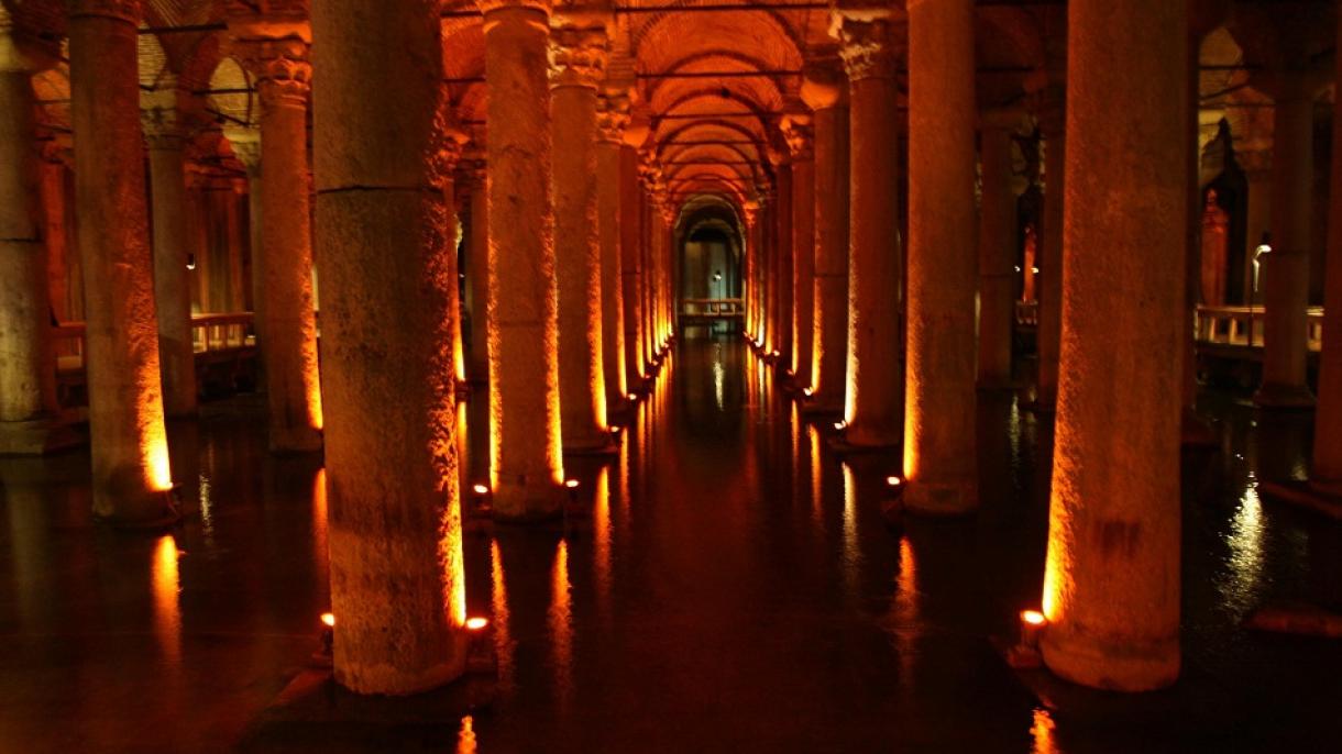 A cisterna de Istambul, lugar de colunas majestosas e estátuas misteriosas
