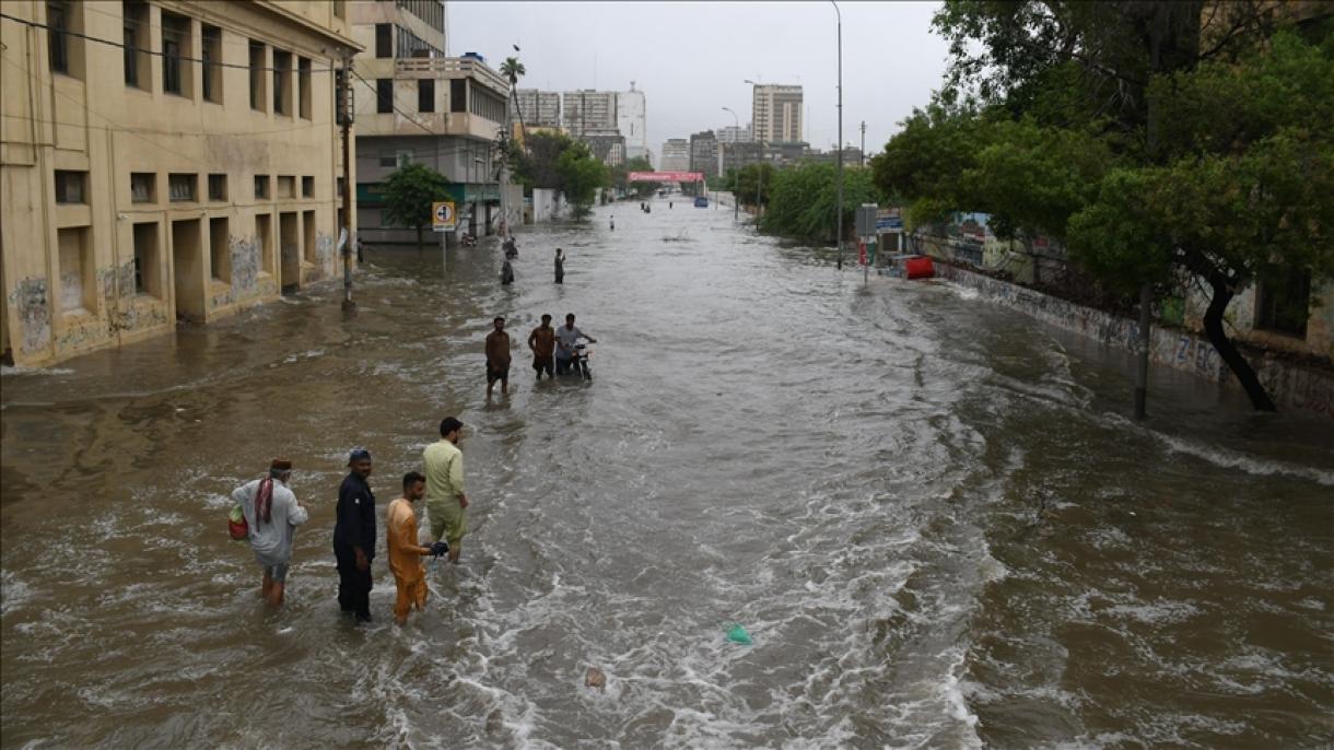 در اثر باران‌های موسمی در پاکستان شمار قربانیان افزایش یافت