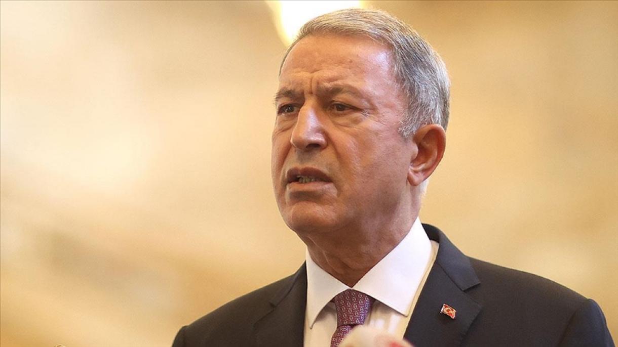 Akar: Turquia continuará seus contatos no aeroporto do Afeganistão