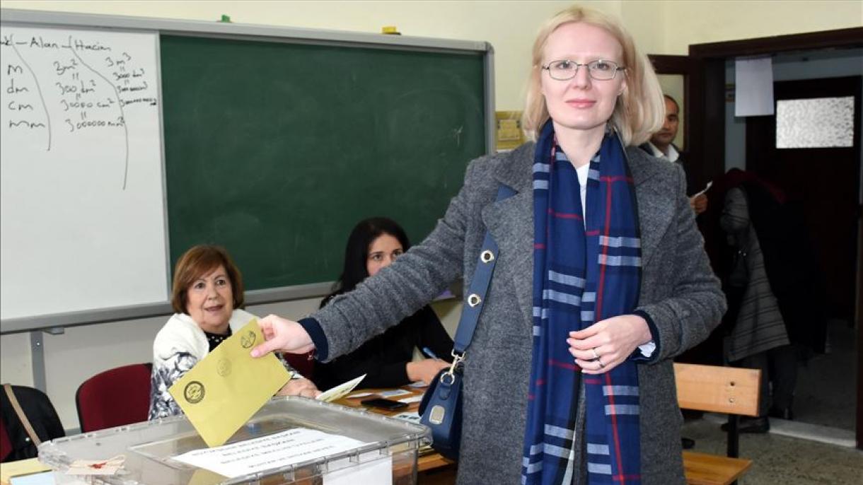 نامزد روس‌تبار انتخابات ترکیه رای خود را به صندوق انداخت