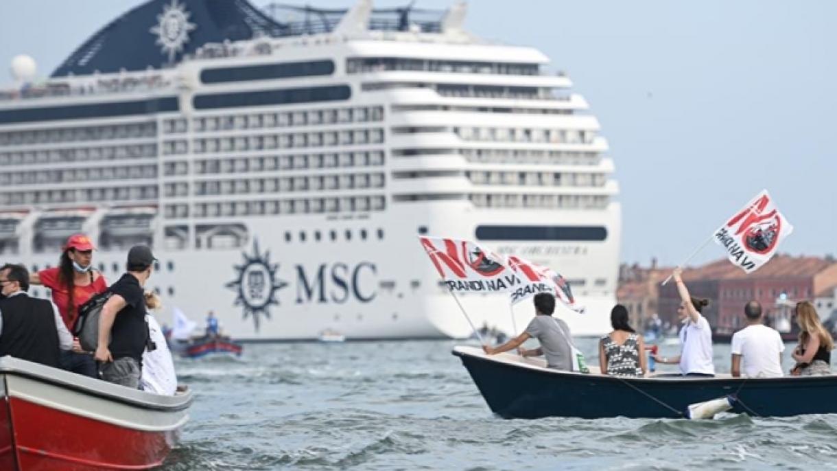 Protestas otra vez contra los cruceros gigantes en Venecia