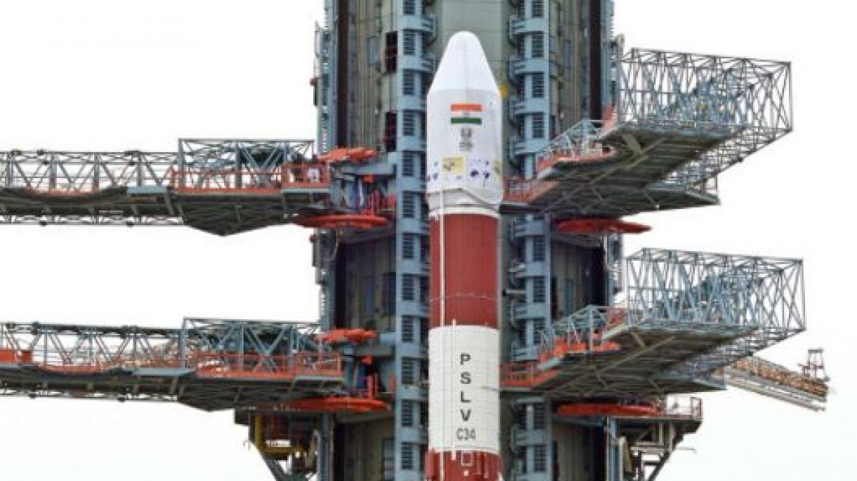 印度用一枚火箭发射20颗卫星