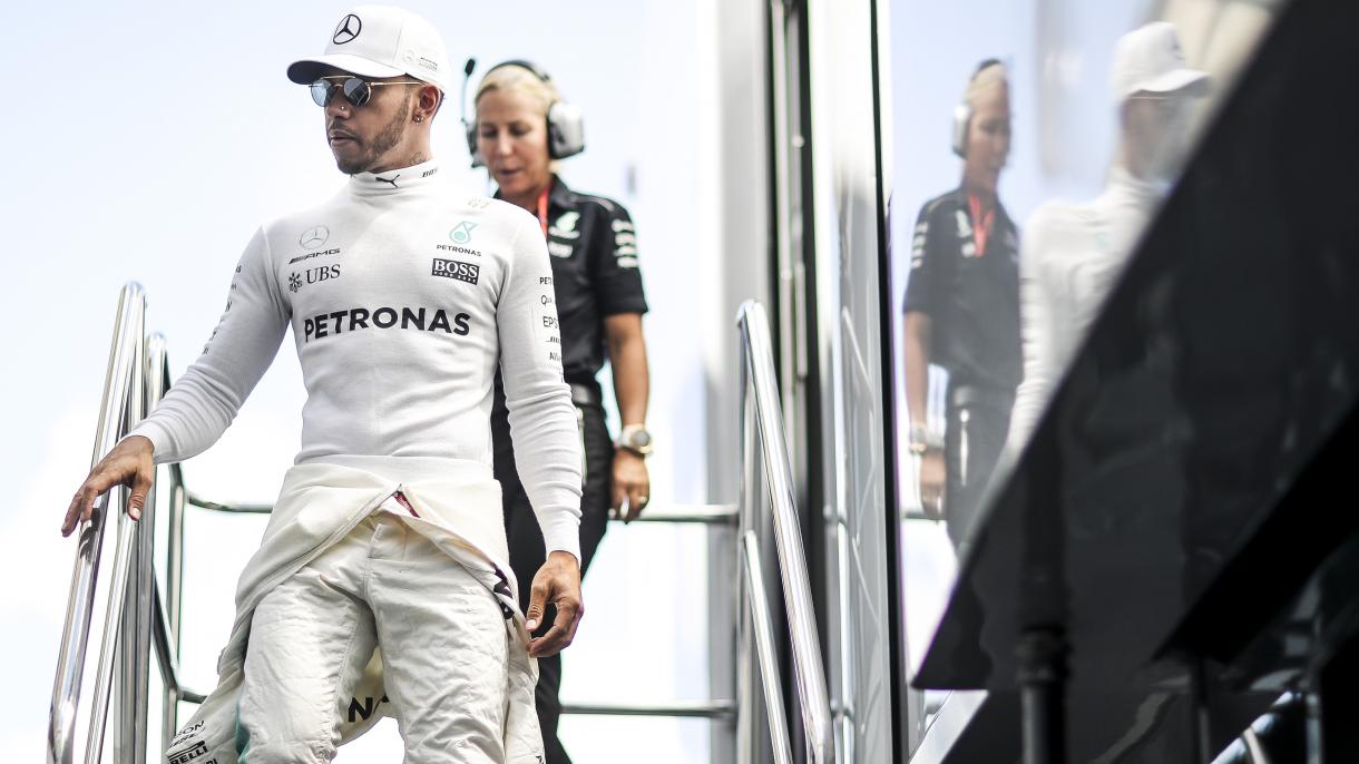 Sorozatban negyedszer Hamiltoné a pole pozíció Silverstone-ban