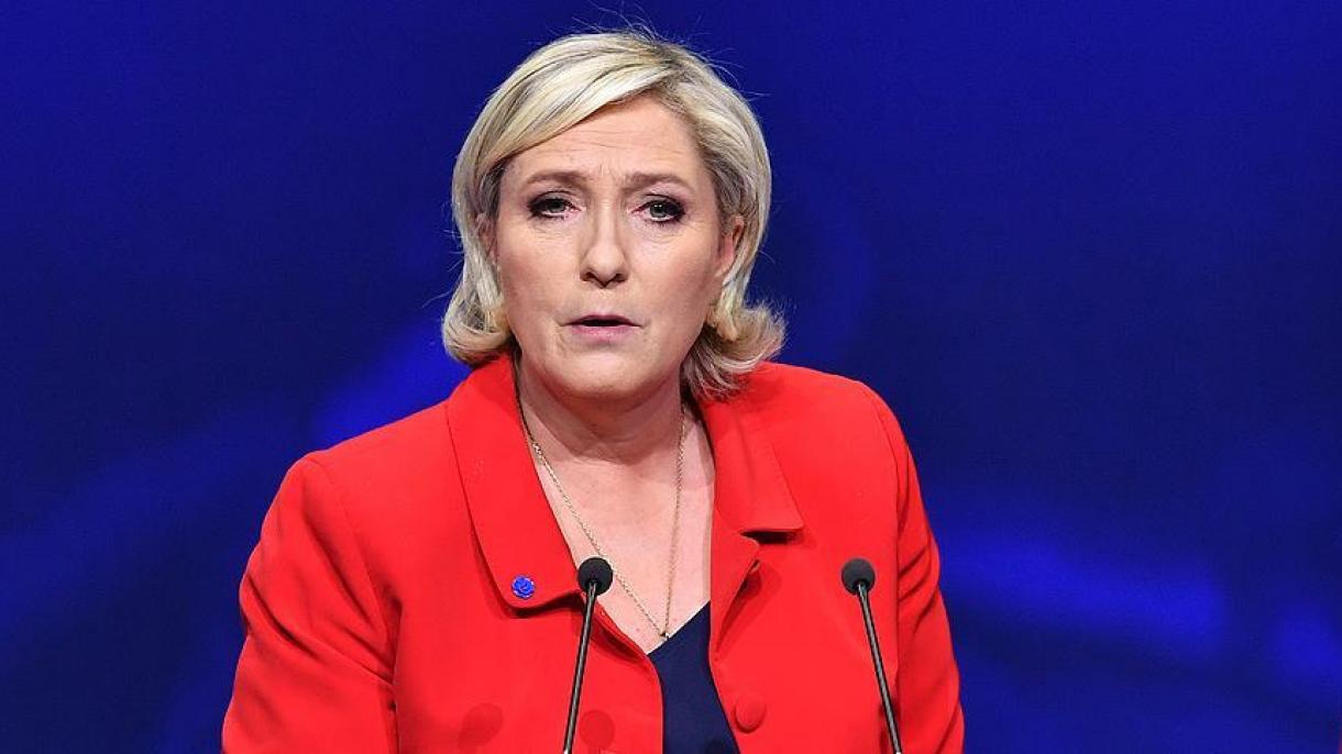 Felfüggesztették Marine Le Pen mentelmi jogát