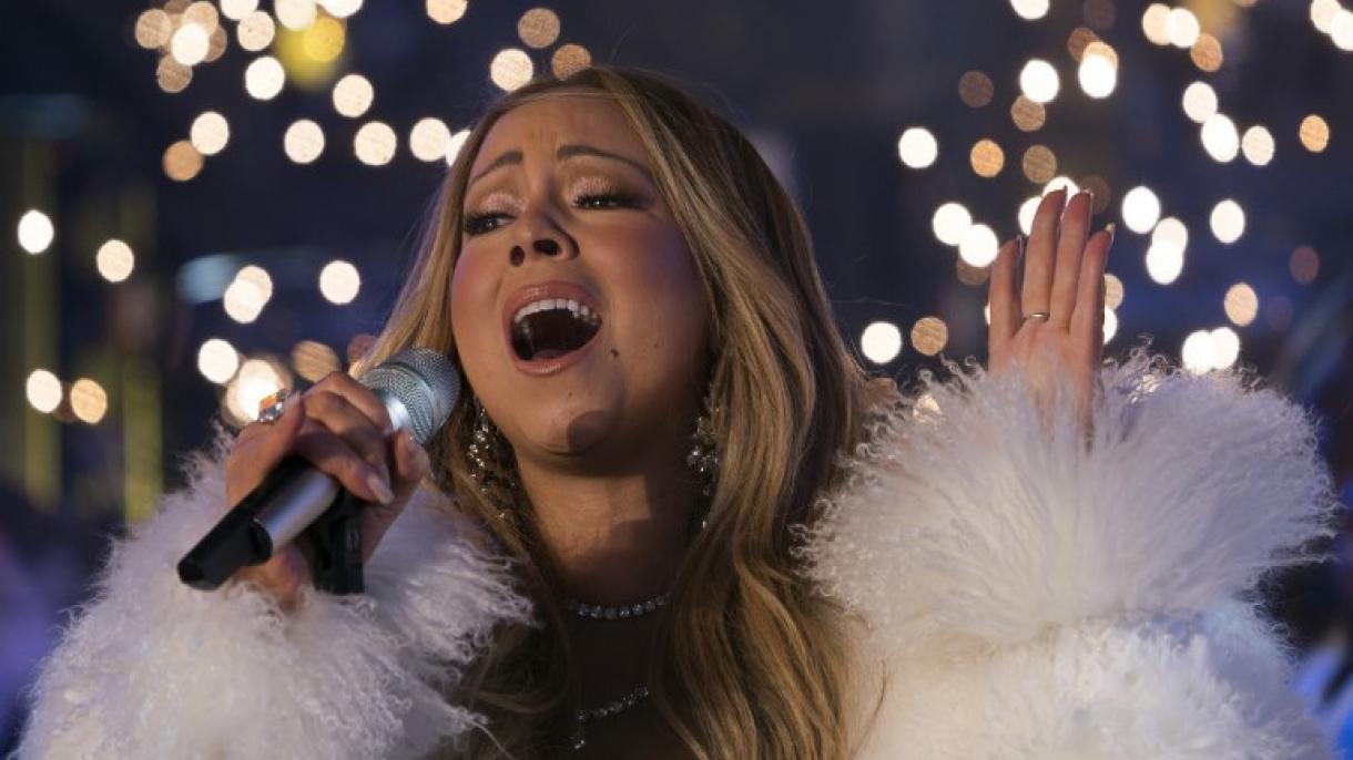 Mariah Carey lança primeiro single do álbum que vai publicar "este ano"