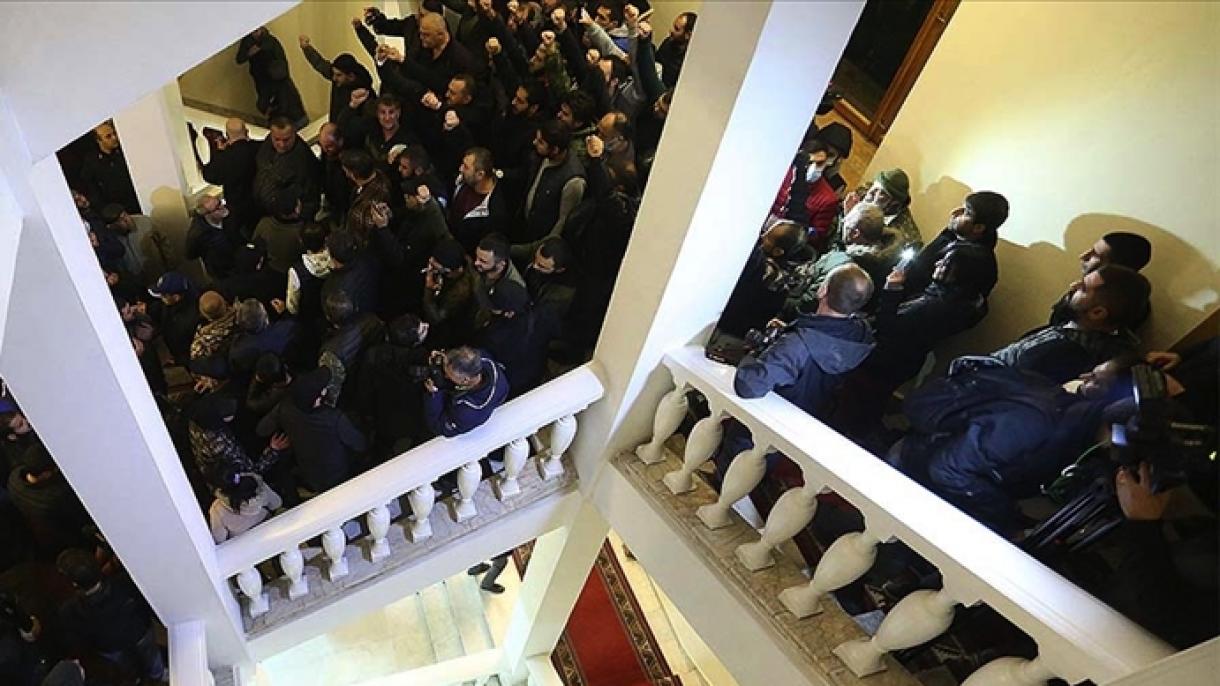 آرمینیا کا سیاسی بحران،مظاہرین پارلیمانی عمارت میں گھس گئے
