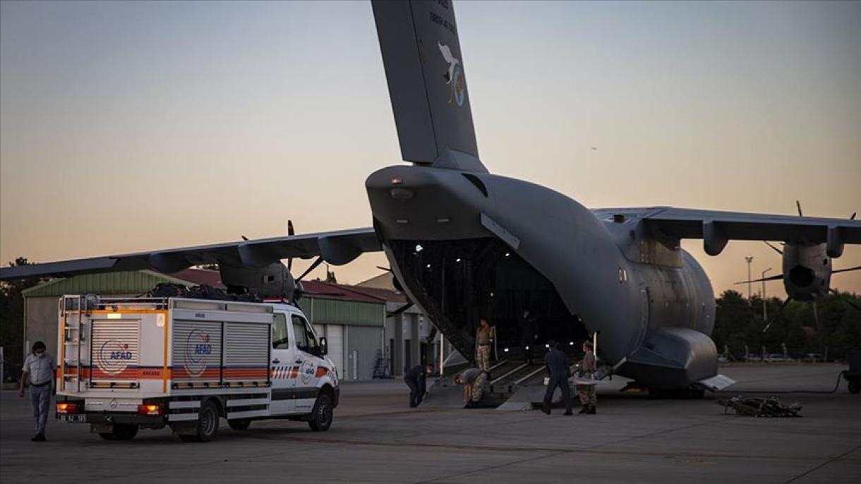 Megérkezett Bejrútba a török segélyt szállító gép