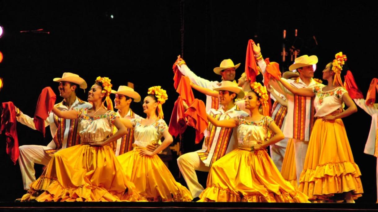 Bafochi, el grupo de baile folclórico de Chile encandila a los turcos