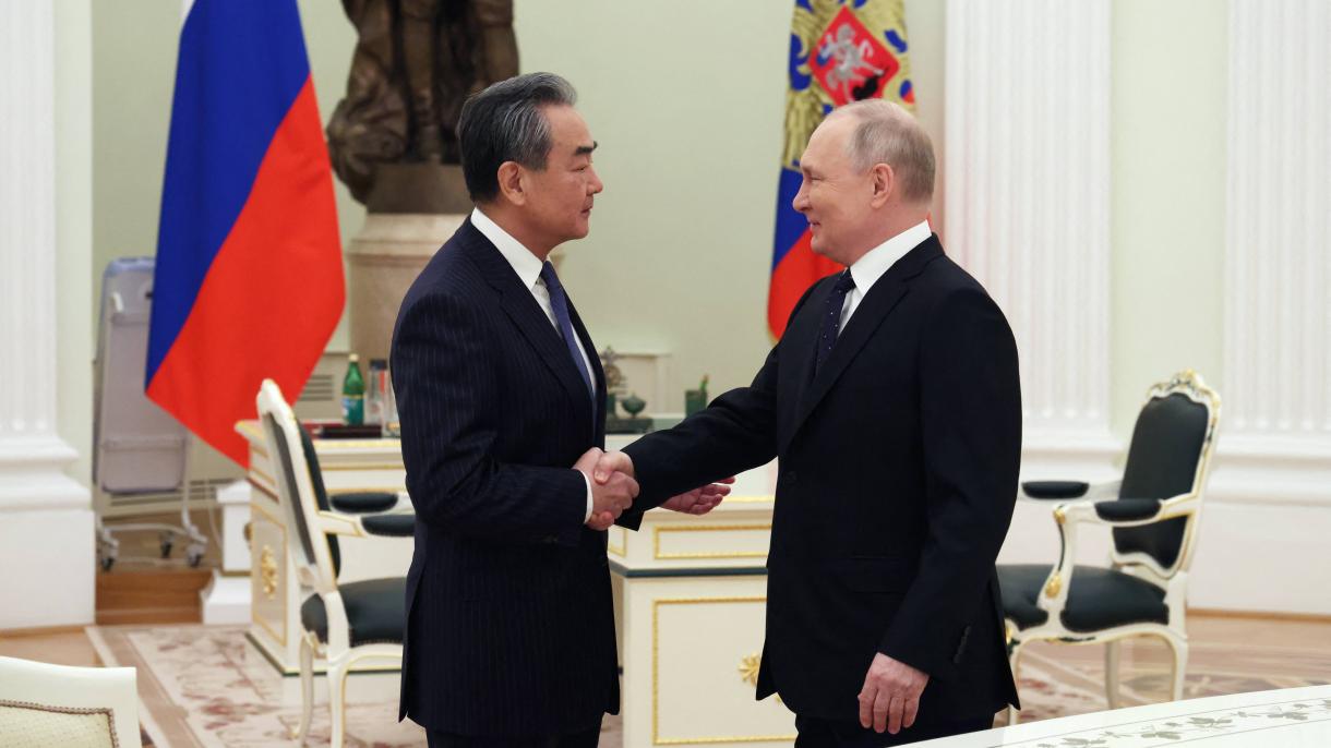 普京与王毅在莫斯科会晤