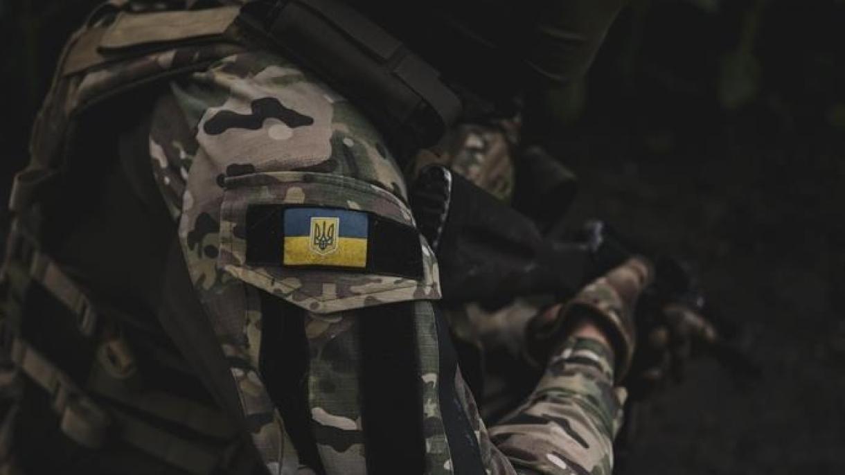 اوکراین حکومت په بهر کې میشت اوکرایني نارینه د عسکرۍ لپاره هیواد ته رابولي