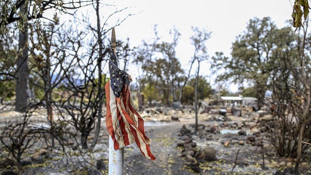 امریکہ کی ریاست کیلی فورنیا میں حالیہ سالوں  کی شدید ترین خشک سالی اور جنگل کی آگ