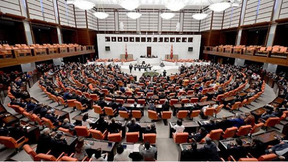 Assembleia Turca reage contra a decisão da sanção da UE no Mediterrâneo Oriental
