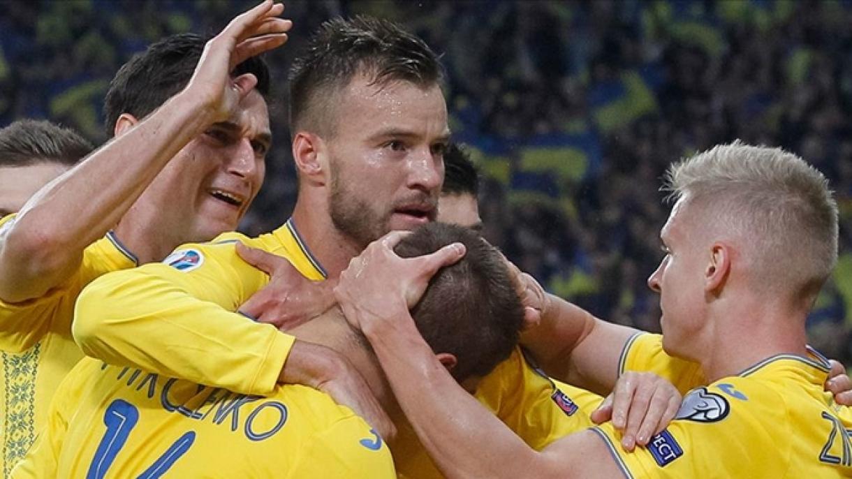 ウクライナのサッカーユニフォームがロシアとの危機の原因に ウクライナのサッカーユニフォームがロシアとの危機の原因に