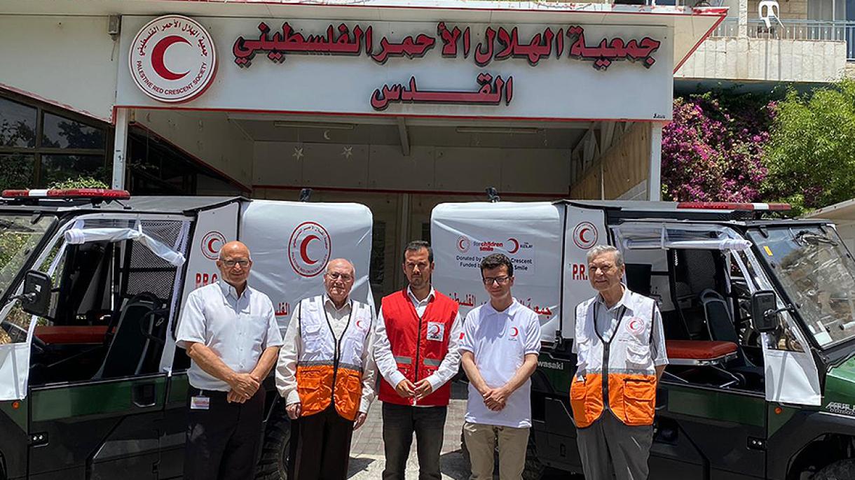 اهدای آمبولانسهای کمکی از هلال احمر ترکیه به فلسطین