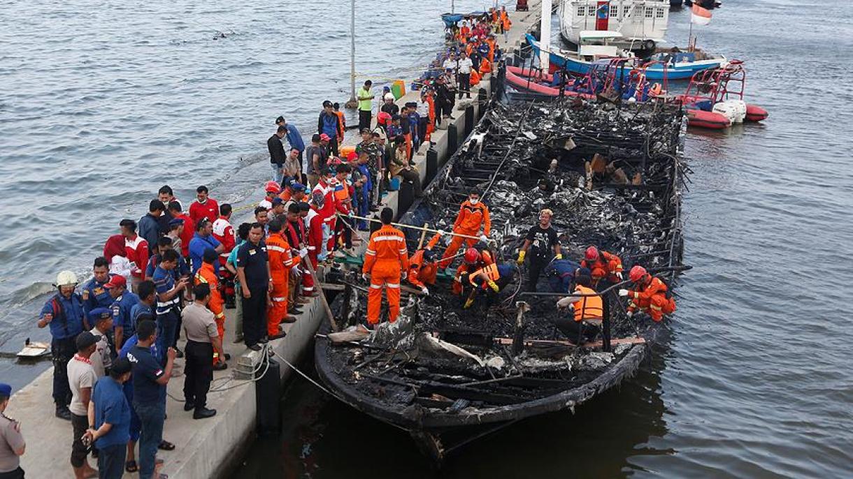 انڈونیشیا: کشتی میں آگ لگنے سے 23 افراد ہلاک