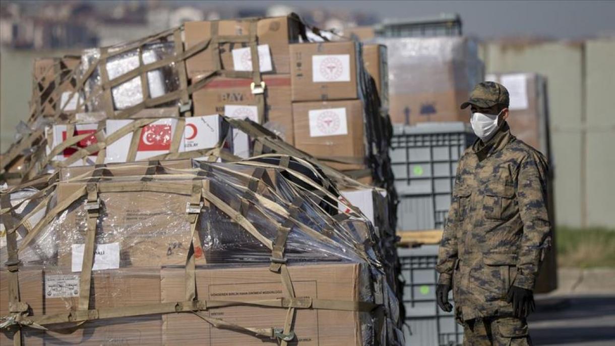 土耳其向索马里送出医疗援助物资