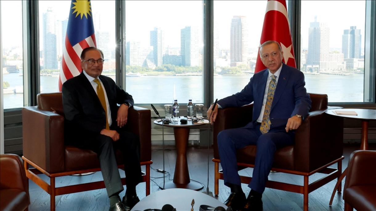 صدر ایردوان اور ملائیشیا کے وزیر اعظم انور ابراہیم  کی نیو یارک ترکش ہاوس میں ملاقات