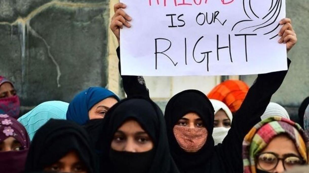 بھارت، تعلیمی اداروں میں حجاب پر پابندی کے خلاف احتجاج کرنے والی طالبات پر مقدمہ درج