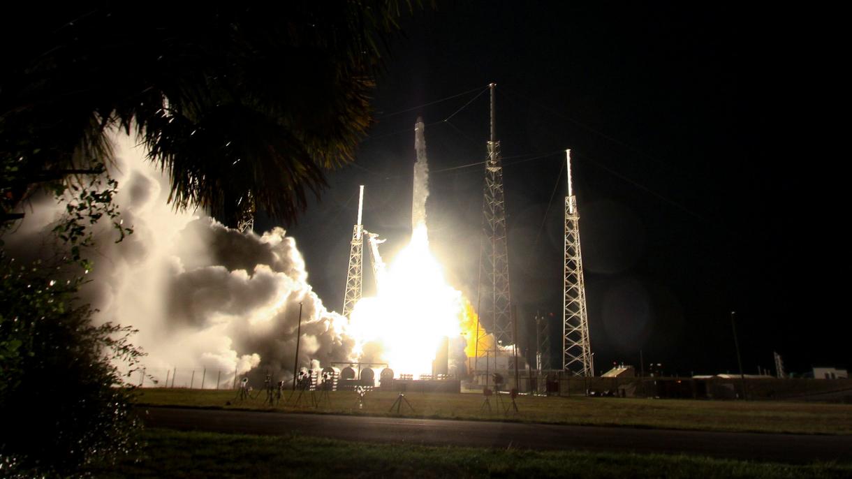 SpaceX lanza 60 satélites para crear un nuevo internet