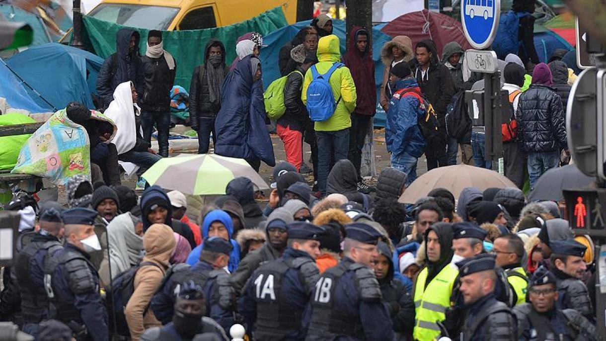 انتقال 3 هزار پناهجو به حومه شهر پاریس