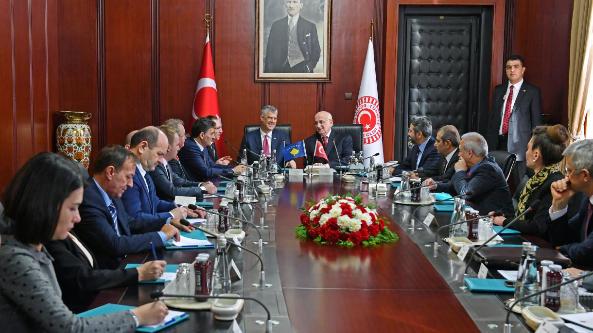 El presidente kosovar mantiene una visita oficial en Turquía