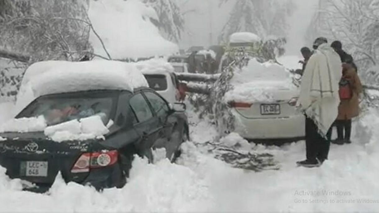 پاکستان، مری میں شدید برفباری میں پھنسے 19 افراد جان بحق