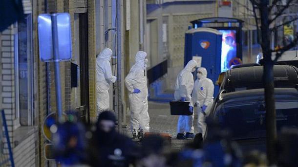 پیرس حملوں میں ملوث مجرمین کو فرانس  کے حوالے کر دیا گیا