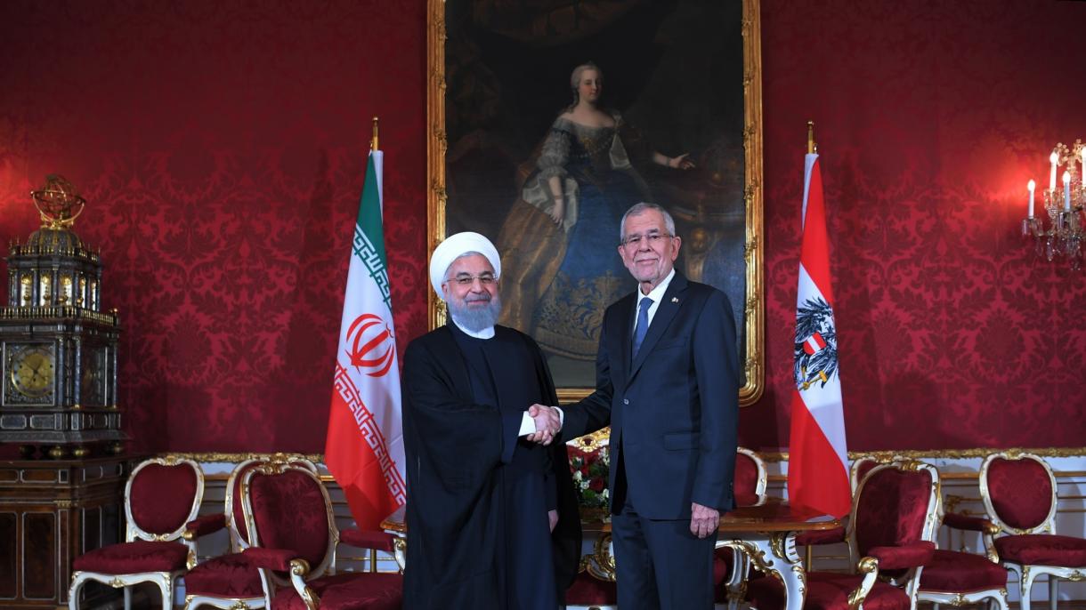 ロウハーニー イラン大統領 イランは核合意を脱退しないよう努力する