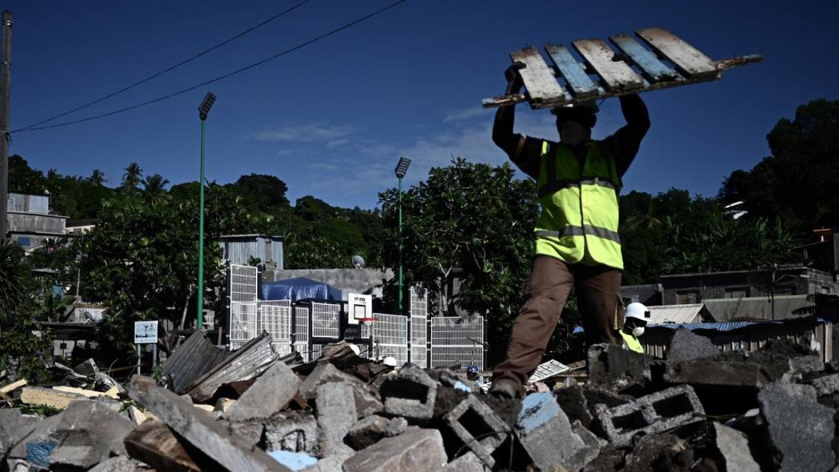 Francia ha comenzado a derribar las casas de los imnigrantes irregulares en la Isla Mayotte