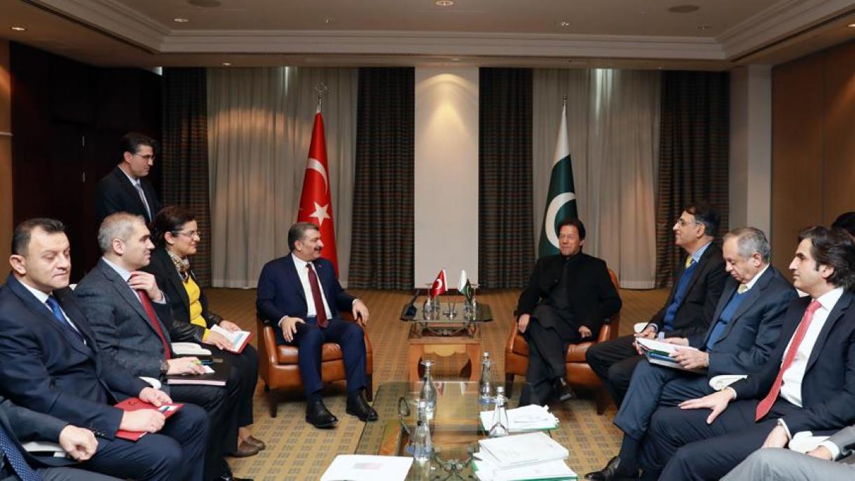 Imran Khan: “Vamos a establecer una fuerza de misión sobre salud con Turquía”