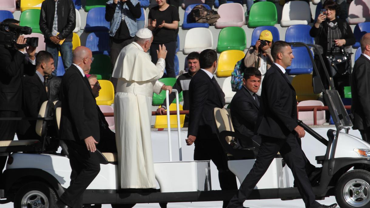 Папа Франциск Кавказ өлкөлөрүндө