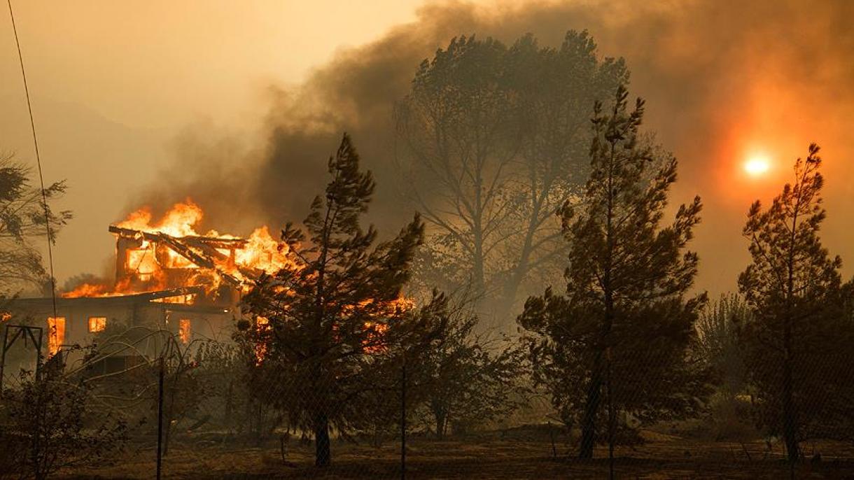 Incendiul din California se extinde