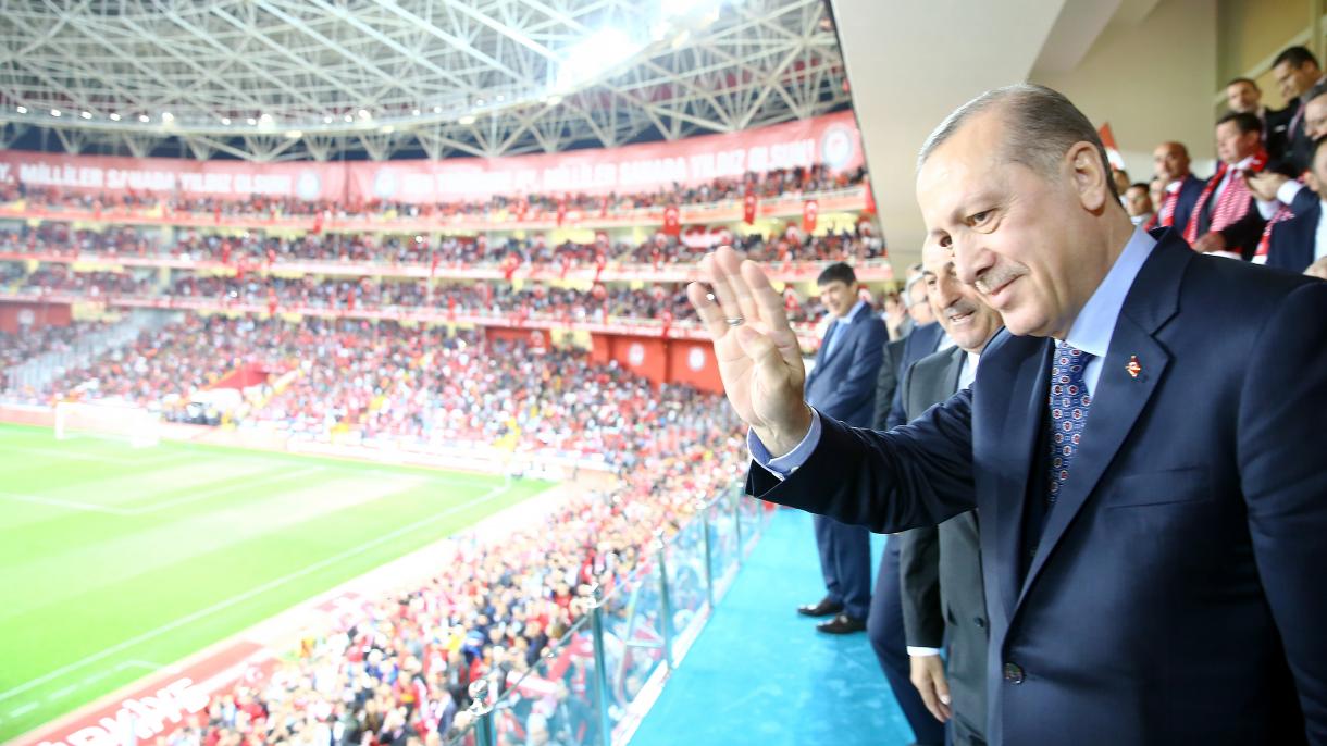 La Gazetta dello Sport elogia o presidente Erdogan por sua contribuição ao futebol turco